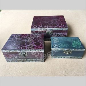 Hộp giả cổ sơn mài khảm trai