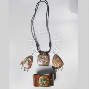 Trang sức sơn mài khảm trai