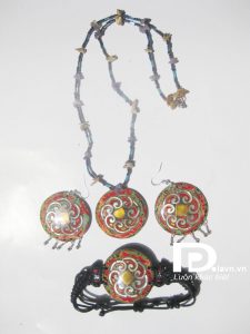 trang sức sơn mài khảm trai