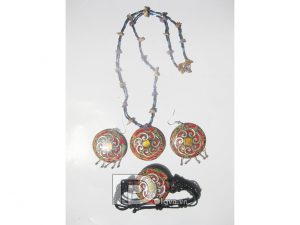 Trang sức sơn mài khảm trai