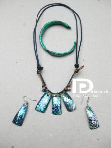 trang sức sơn mài khảm trai