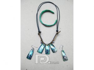 Trang sức sơn mài khảm trai