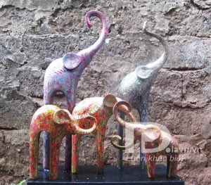 Tượng sơn mài gia đình