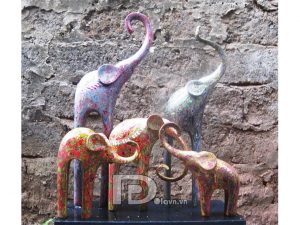 Tượng sơn mài gia đình