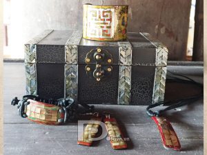 Boxes lacquered antique mosaic