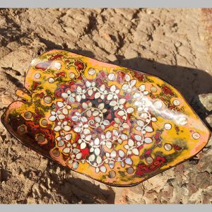 Đĩa lá sơn mài hoa văn