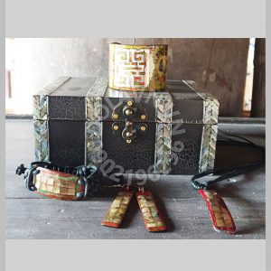 Hộp giả cổ sơn mài khảm trai